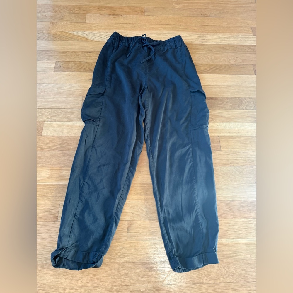 Lululemon Move Lightly Cargo Pants - Dark Olive Green - Size 6 - Tencel - Picture 3 of 10